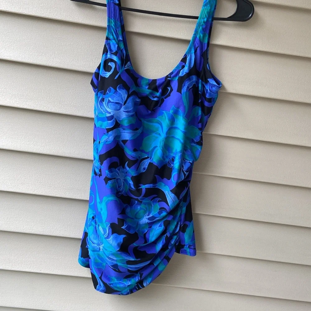 🩱Women’s Swimsuit Sz-XL Blue Floral-Tags Removed, Signs of Wear/Wash- Very Clean